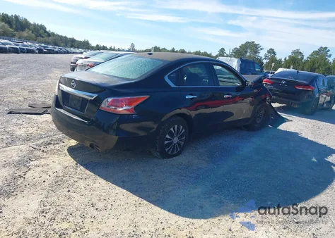 2015 Nissan Altima 2.5/2.5 S/2.5 Sl/2.5 Sv z USA, uszkodzony, nr VIN 1N4AL3AP2FC419604